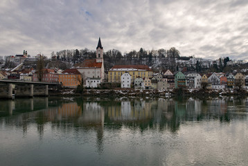 Fototapeta na wymiar Blick über die Inn in Passau, Niederbayern, Bayern, Deutschland 
