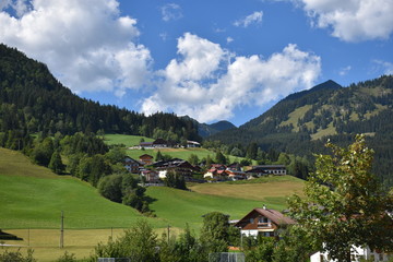 Obraz premium Alpine village in the mountains in Austria