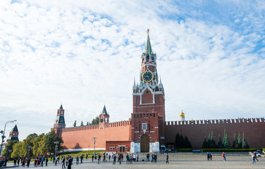 Obraz premium Kremlin tower, the symbol of Russia on red square in Moscow. Spasskaya tower of the Moscow Kremlin.