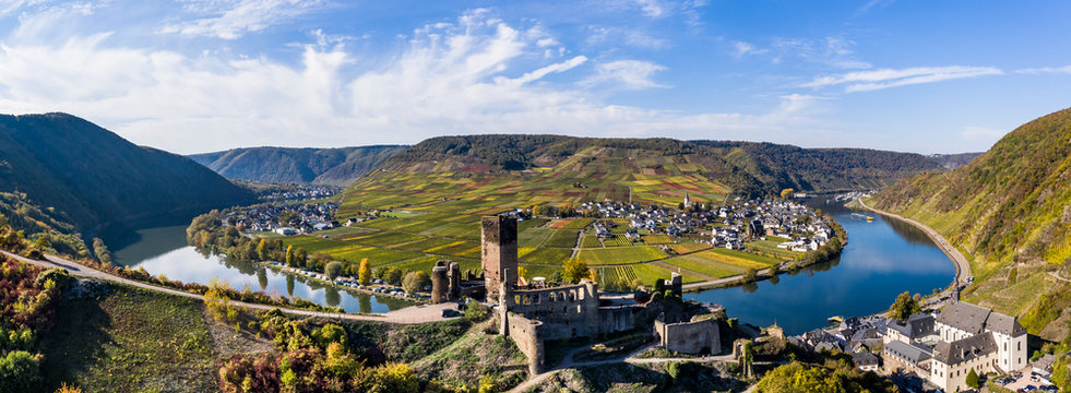 Germany, Rhineland-Palatinate, Poltersdorf, Moselle river, Metternich Castle