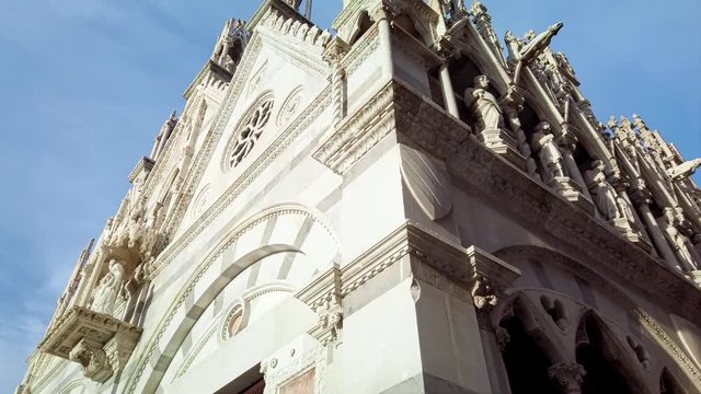Rotation pan of Santa Maria della Spina, a gothic church, on Arno River Pisa IT