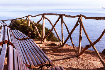 BENCH FRONT OF THE SEA