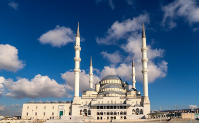 Fototapeta na wymiar Ankara-Turkey kocatepe mosque landscape view with blue sky and clouds