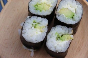 Maki avocat fromage