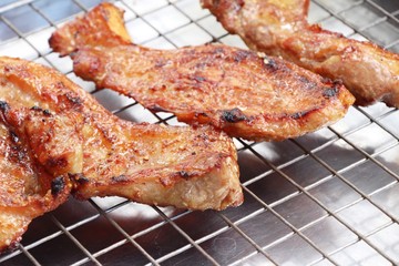 Roasted pork is delicious at street food