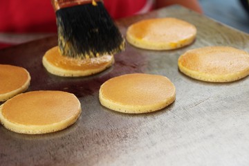 Making pancake is delicious at street food