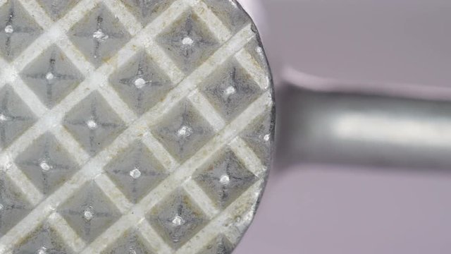 22682_Crystals_on_the_flat_meat_hammer_on_a_macro_shot.mov