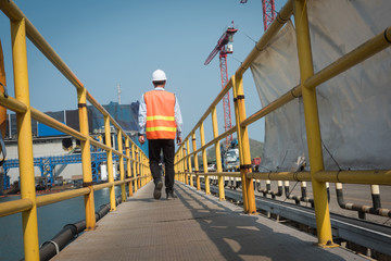 Inspector port state control for safety and control security during the operation of ship in port