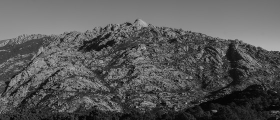 Vista panoramica de la pedriza B&N