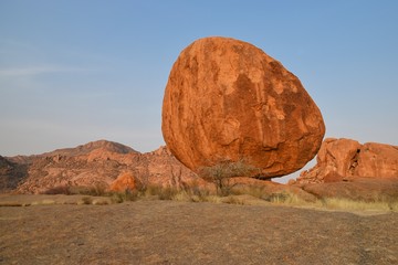 Felskugeln im Erongogebirge auf Ameib (Bull`s Party) in Namibia