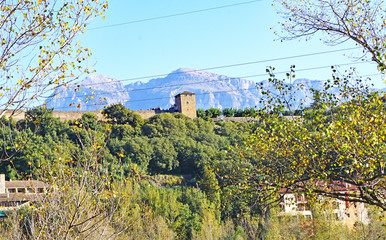Fototapeta na wymiar Ainsa, Sobrarbe, Pirineo aragonés, Huesca, Aragón, España