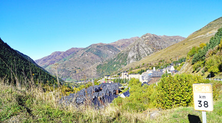 Fototapeta na wymiar Paisaje del Pirineos