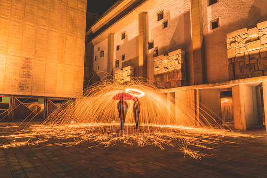 Noche de chispas y fuego