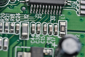 Electronic board with electronic components