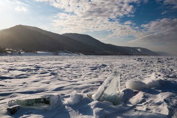 walk, observation, landscape, winter, mountains, mountains, snow, ice, hummocks, blue, sky, white, clouds, day, sun