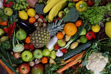 Verschiedene Sorten von Obst und Gemüse