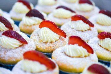Vanilla cheese cupcake topping with strawberry