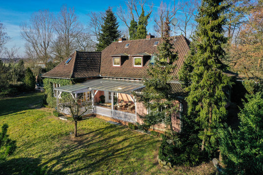 Ruhige Villa mit &uuml;berdachter Terasse