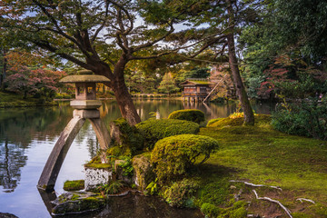 Kenrokuen Garden lantern and pond
