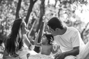 Família brincando juntos no parque