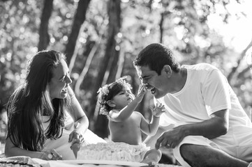 Família brincando juntos no parque