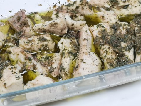 pesce in bianco luccio in salsa verde