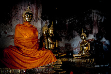 Buddhafiguren in Pagode in Bangkok