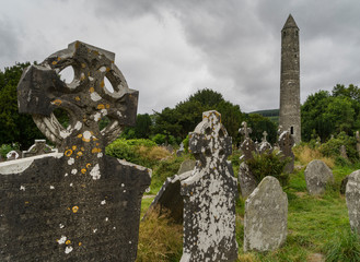 Cementerio en Glendalough en Irlanda