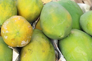 ripe papaya is delicious in the market