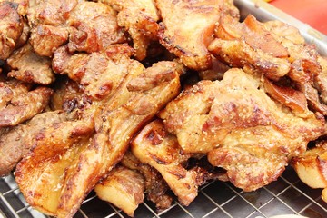 Roasted pork is delicious at street food