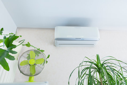 エアコンと扇風機と観葉植物 Buy This Stock Photo And Explore Similar Images At Adobe Stock Adobe Stock エアコンと扇風機と観葉植物 Buy This Stock Photo And Explore Similar Images At Adobe Stock Adobe Stock