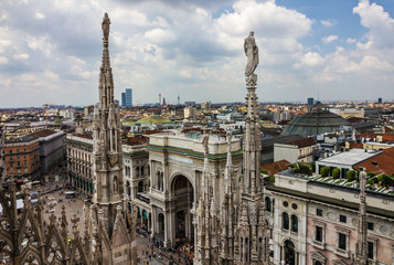 Fototapeta na wymiar Italy: Milan Cathedral square city view.