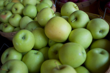 PA080030 green apples