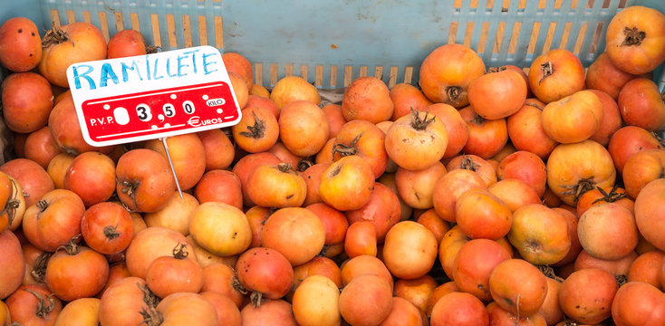 Mispeln auf dem Markt
