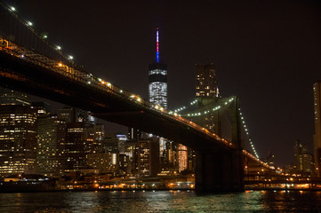 Fototapeta na wymiar brooklyn bridge by night