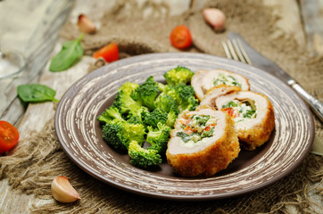 Ricotta tomato spinach stuffed turkey with broccoli