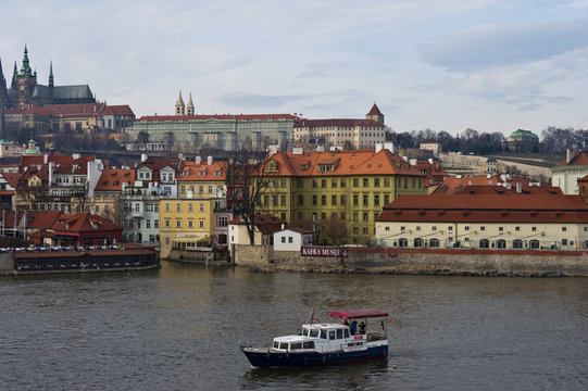 La Vitava et ses rives &agrave; Prague