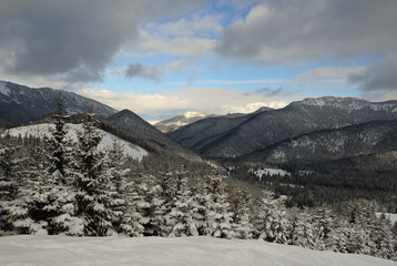 Fototapeta na wymiar High Tatras from peak Chopok (Low Tatras) in winter.