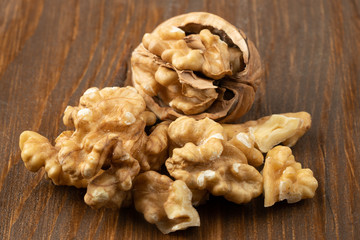 shelled walnuts