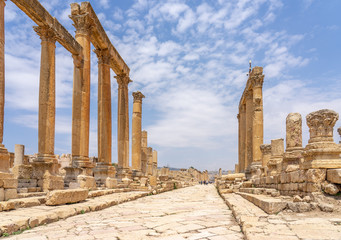 Obraz premium Cardo Maximus, main colonnaded street of the Roman city of Jerash, Jordan