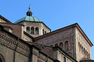 Duomo di Parma; esterno del tiburio e del transetto destro