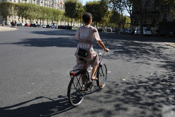 Cycling in Paris 