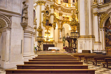 Obraz premium Granada, Spain-October 15, 2017: Exquisite Interiors of landmark Granada Royal Cathedral