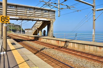 新潟　JR青海川駅と日本海