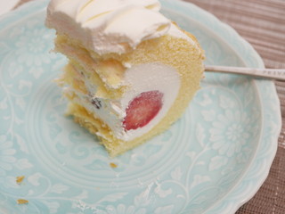 いちごのロールケーキ