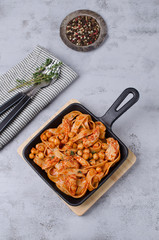 Pasta with tomato sauce