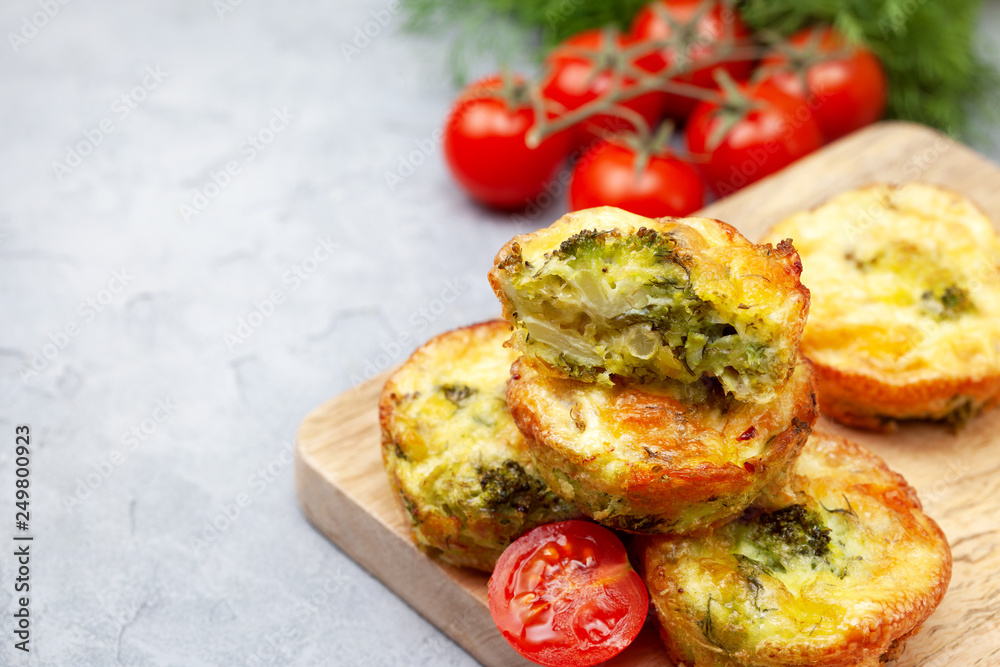 Sticker broccoli cheese bites (muffins)