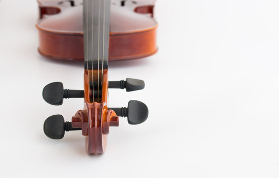Violin in white background with bow