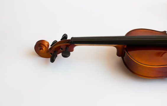 Violin in white background with bow