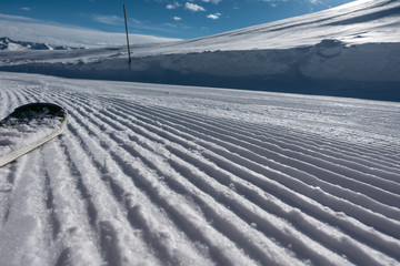 Frisch preparierte Piste im Winter